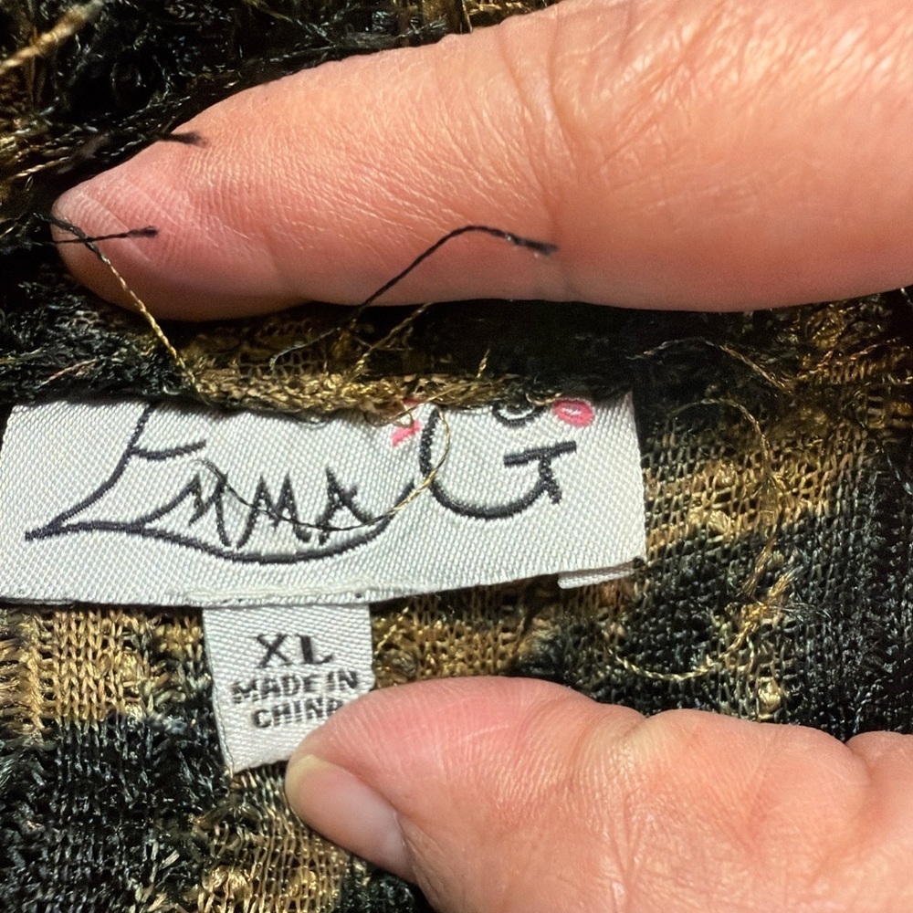 Emma G XL Black & Gold Fuzzy Jacket Textured Shaggy Knit,Wood Buckle - Picture 2 of 6